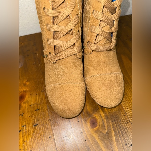 Joyfolie Marita Tall Boot Cottagecore- Size 9.5 - Picture 7 of 12